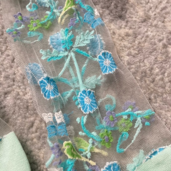 [Ozone] NWOT Floating Floral Sheer Socks - Picture 5 of 7